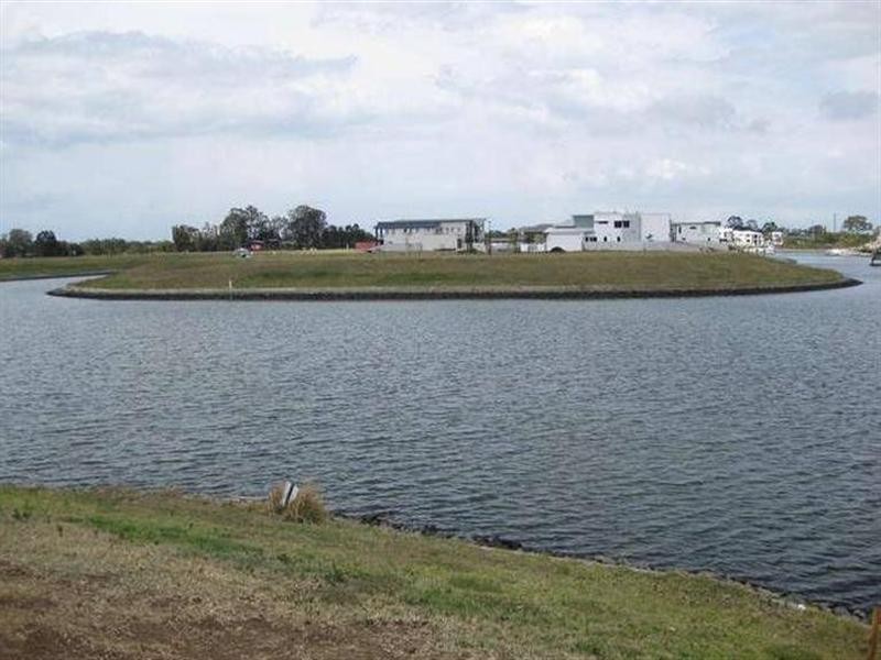 27 Ferrymans Court, Helensvale QLD 4212