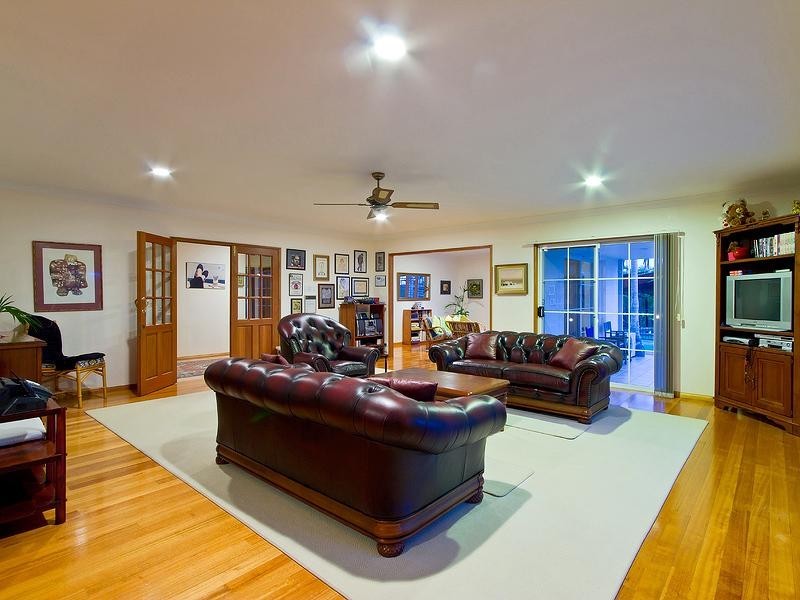 2 Urangan Court, Helensvale QLD 4212