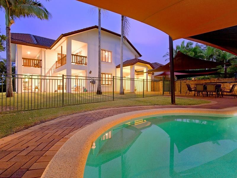 2 Urangan Court, Helensvale QLD 4212