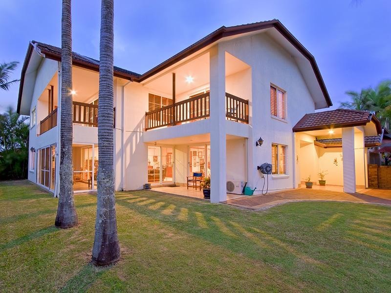 2 Urangan Court, Helensvale QLD 4212