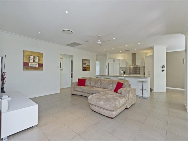 18 Boambillee Drive, Coomera QLD 4209