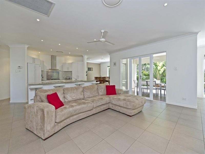 18 Boambillee Drive, Coomera QLD 4209