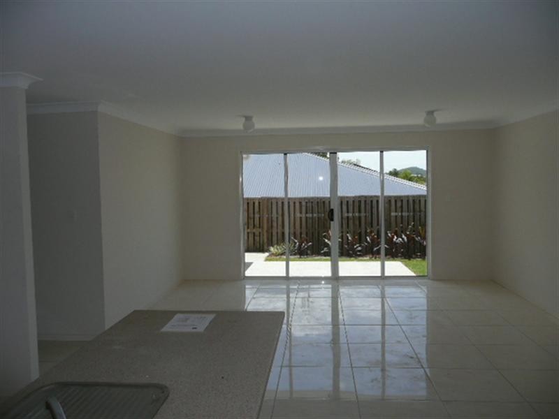 1/20 Aldgate Crescent, Pacific Pines QLD 4211