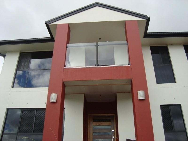 15 Sangster Crescent, Pacific Pines QLD 4211