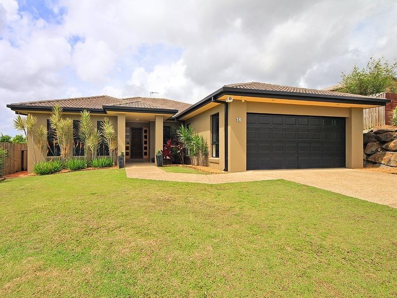 18 Kanangra Crescent, Pacific Pines QLD 4211