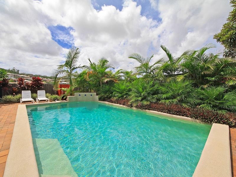 18 Kanangra Crescent, Pacific Pines QLD 4211