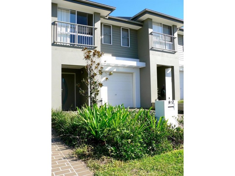 2/6 Spirula Street, Coomera QLD 4209