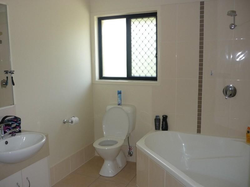 1/1 Macdonald Avenue, Upper Coomera QLD 4209