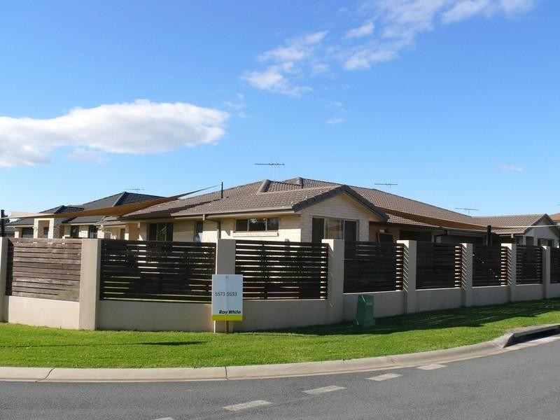 1/1 Clay Court, Pimpama QLD 4209