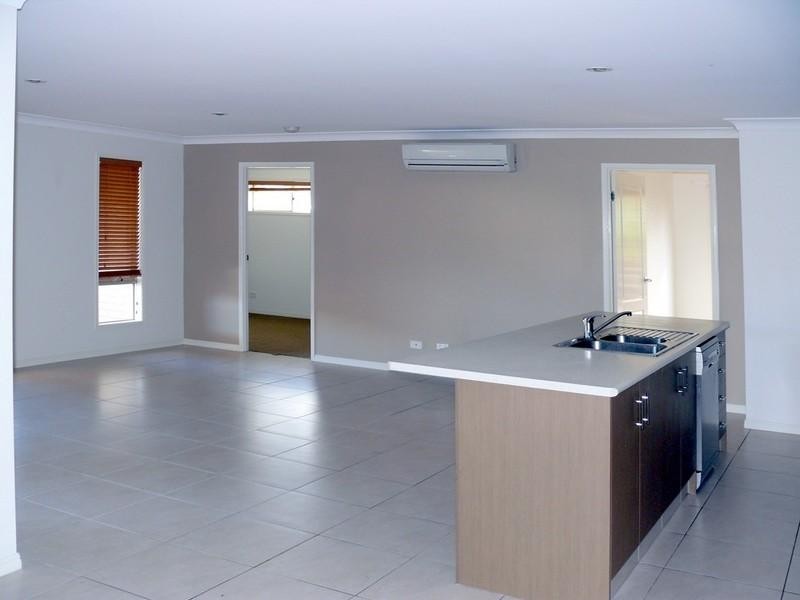 1/1 Clay Court, Pimpama QLD 4209