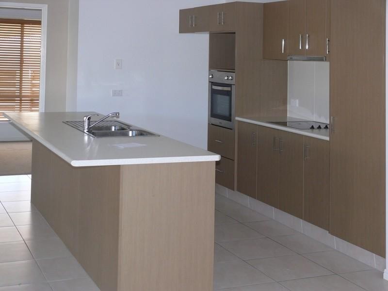 1/1 Clay Court, Pimpama QLD 4209