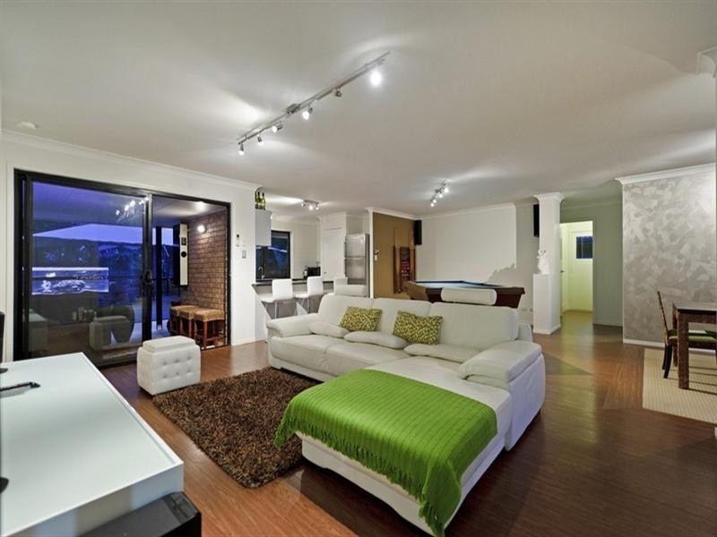 15 Waverley Park Close, Oxenford QLD 4210