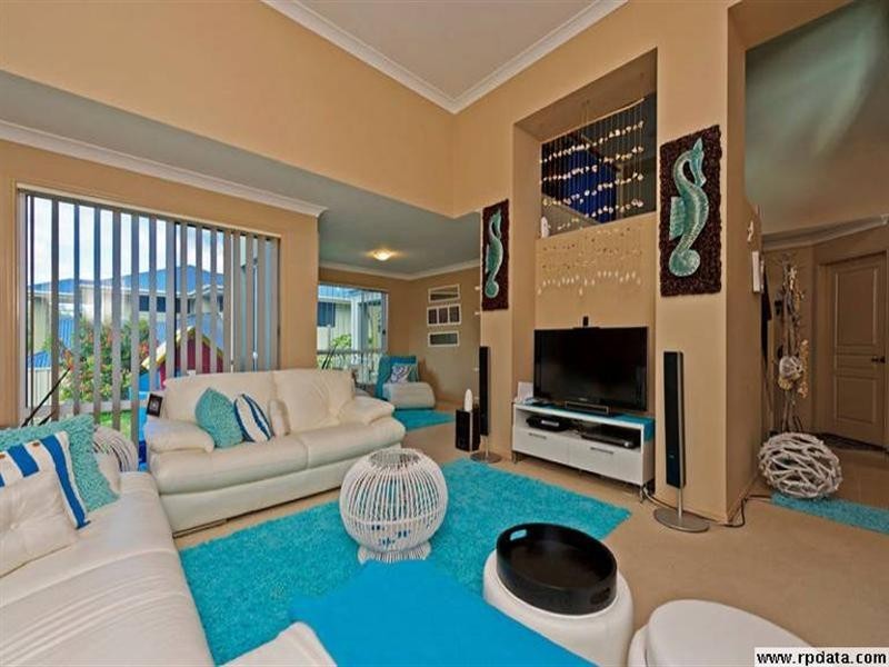 6 Caragh Crescent, Oxenford QLD 4210