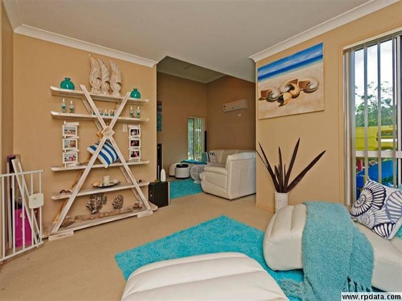 6 Caragh Crescent, Oxenford QLD 4210