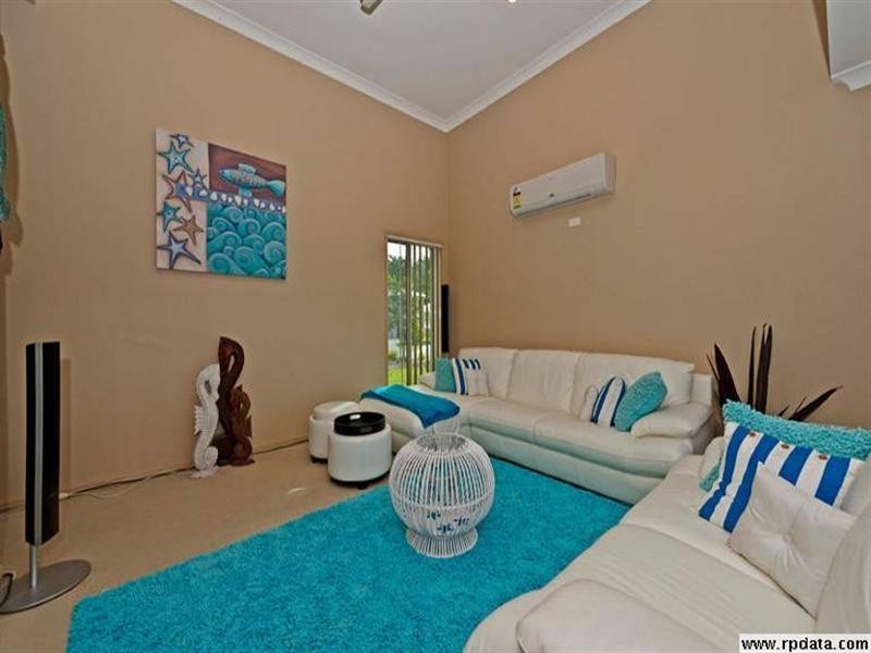 6 Caragh Crescent, Oxenford QLD 4210