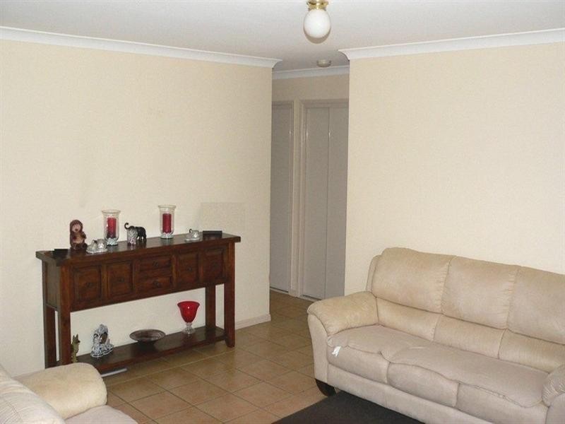 2 Feathertop Crescent, Pacific Pines QLD 4211