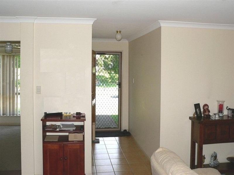 2 Feathertop Crescent, Pacific Pines QLD 4211