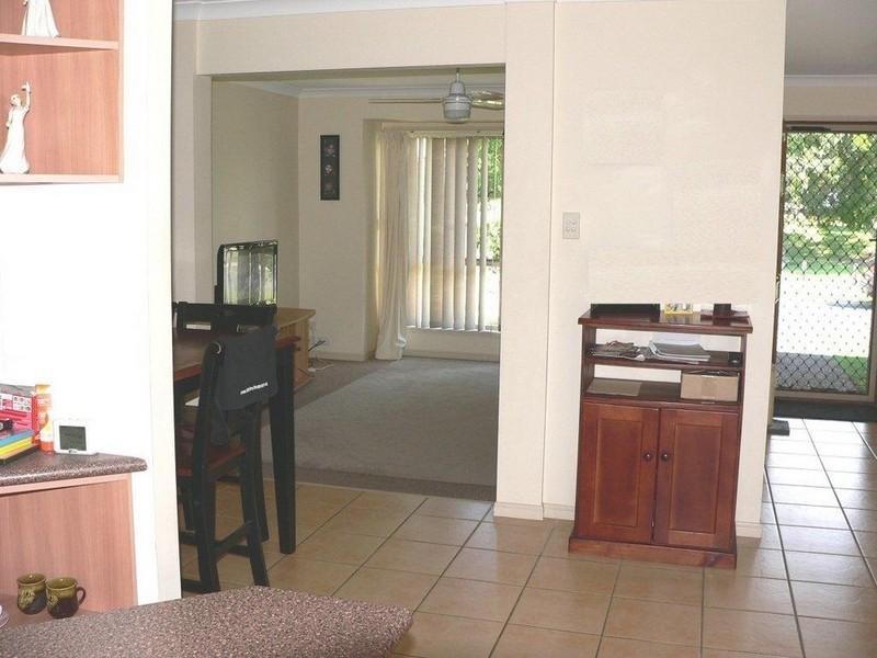 2 Feathertop Crescent, Pacific Pines QLD 4211