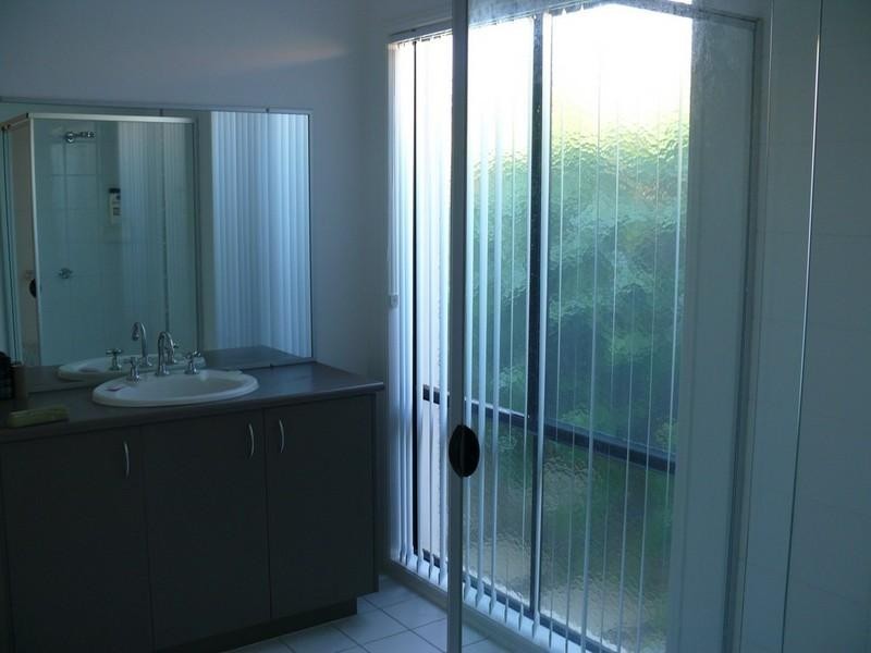 16 Leander Circuit, Oxenford QLD 4210