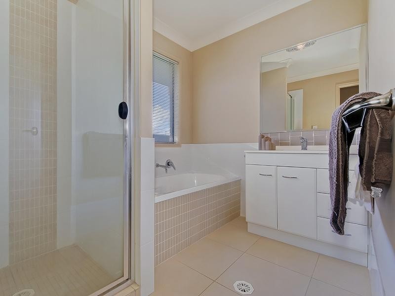 4 Lacy Lane, Upper Coomera QLD 4209