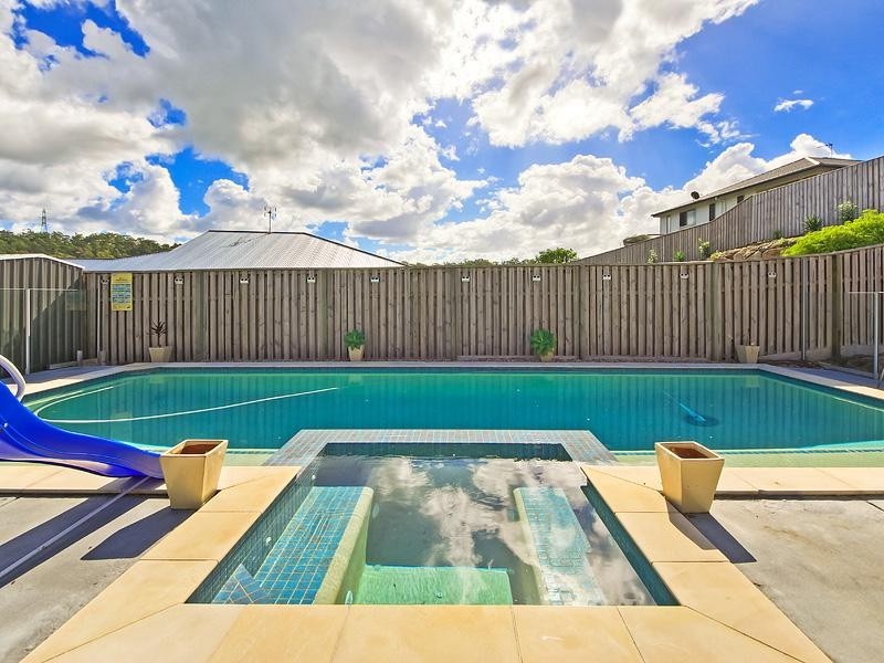 10 Barcoo Street, Pacific Pines QLD 4211