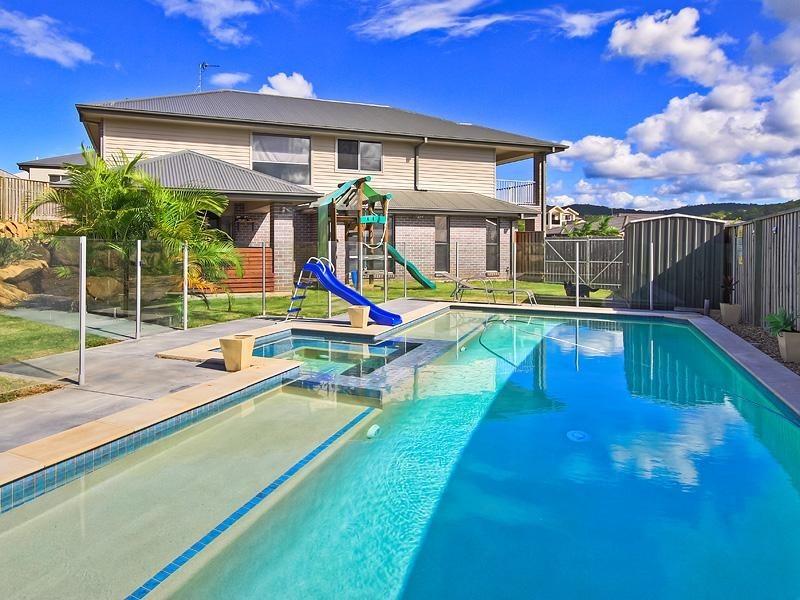 10 Barcoo Street, Pacific Pines QLD 4211