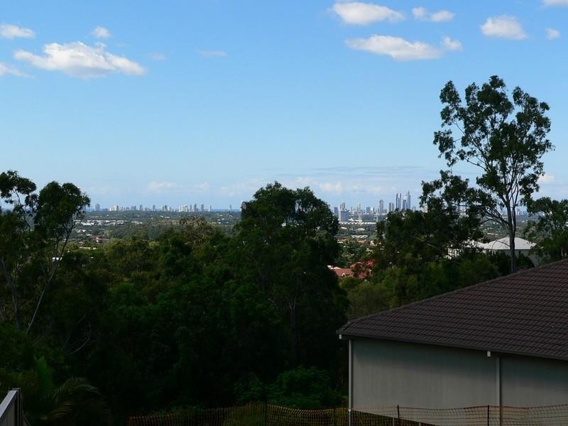 39 Tara Vista Boulevard, Highland Park QLD 4211