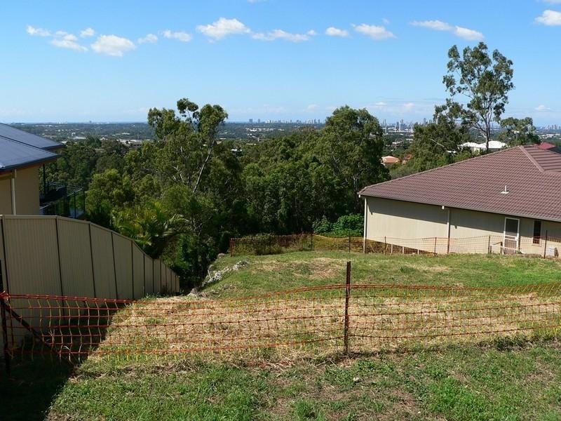 39 Tara Vista Boulevard, Highland Park QLD 4211