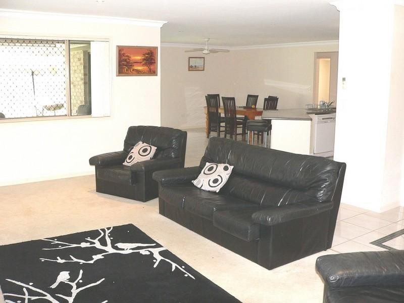 4 Waverley Park Close, Oxenford QLD 4210