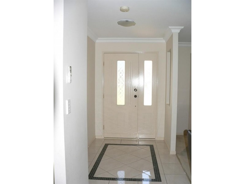 4 Waverley Park Close, Oxenford QLD 4210