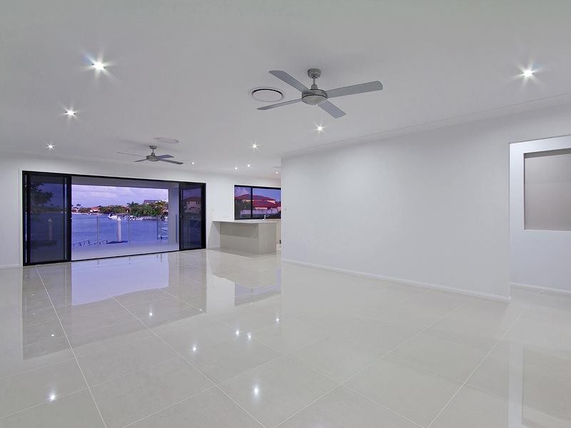 34 Calmwater Crescent, Helensvale QLD 4212