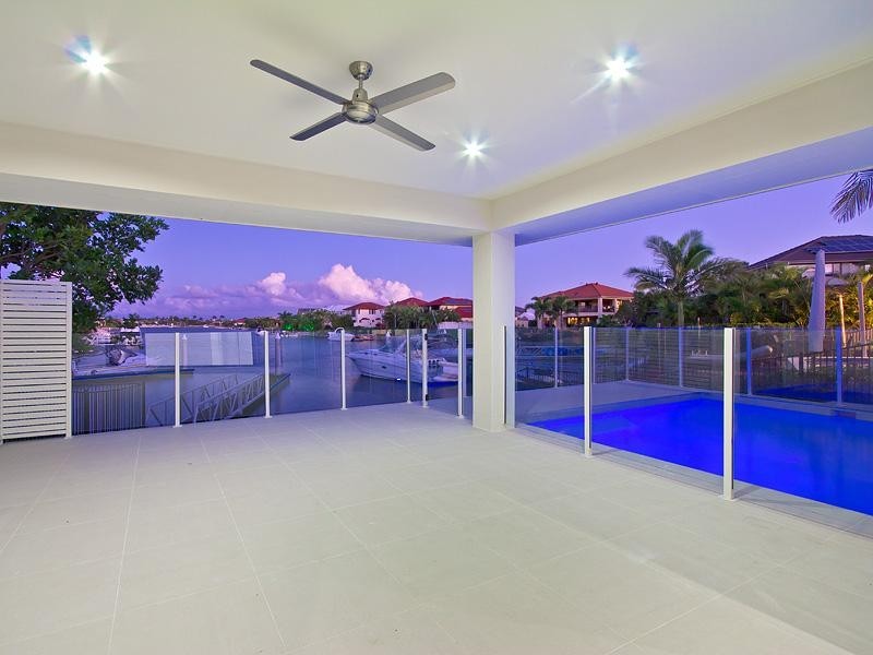 34 Calmwater Crescent, Helensvale QLD 4212