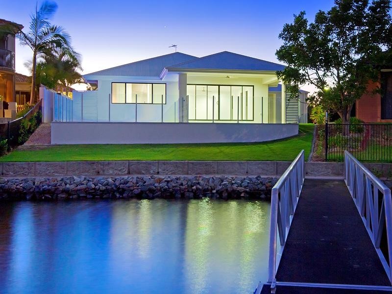 34 Calmwater Crescent, Helensvale QLD 4212