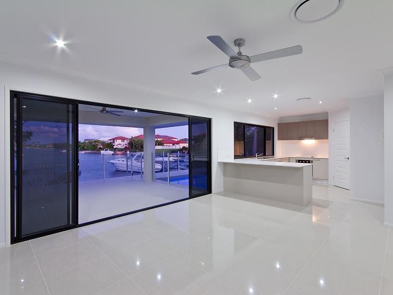 34 Calmwater Crescent, Helensvale QLD 4212