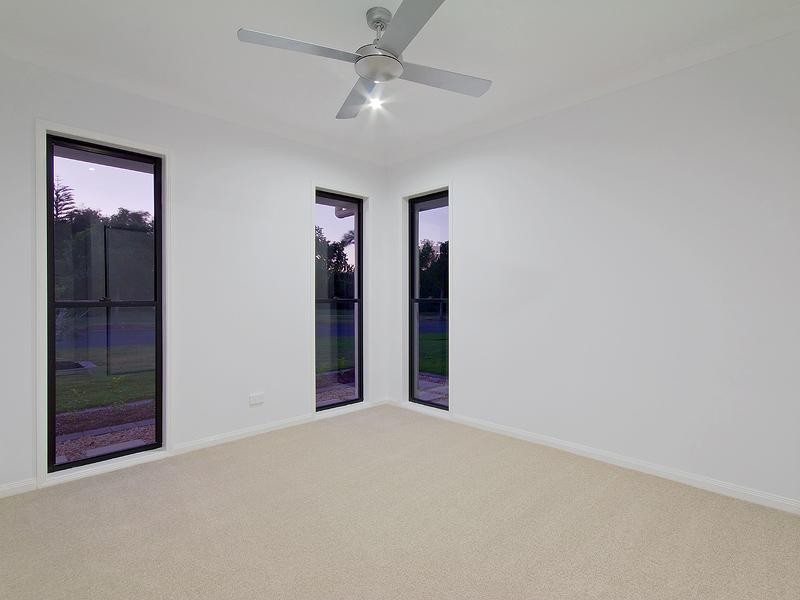 34 Calmwater Crescent, Helensvale QLD 4212