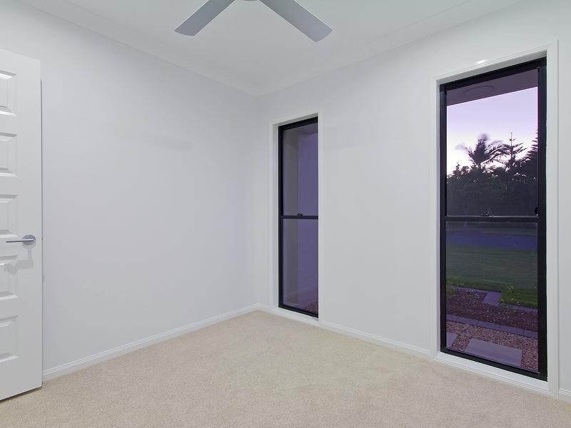 34 Calmwater Crescent, Helensvale QLD 4212