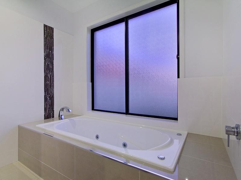 34 Calmwater Crescent, Helensvale QLD 4212