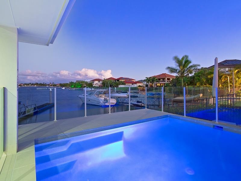 34 Calmwater Crescent, Helensvale QLD 4212