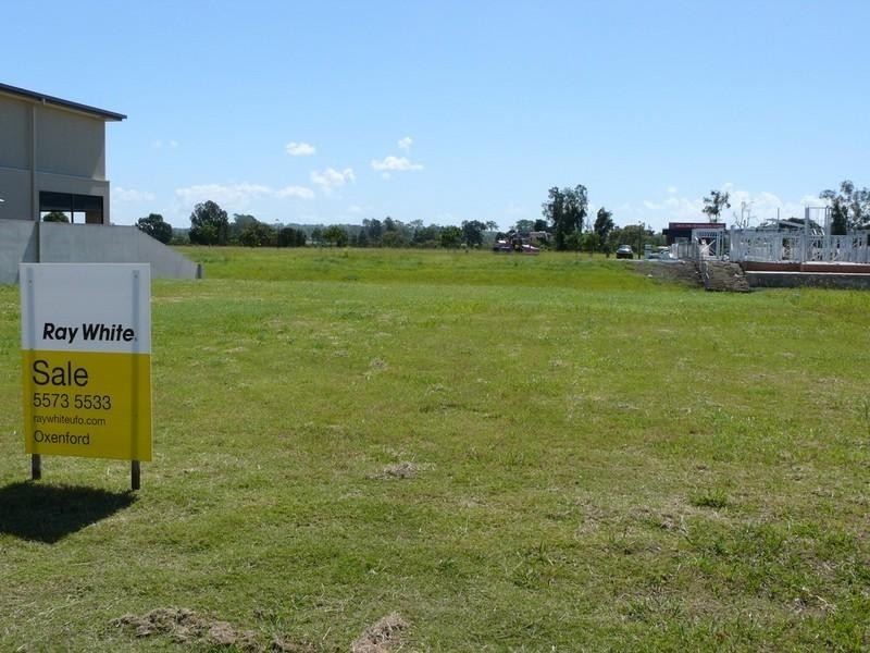 18 Harbourview Court, Helensvale QLD 4212