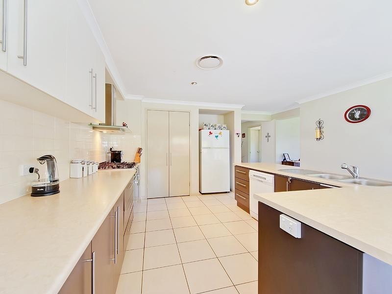 10 Creek Flat Road, Mount Nathan QLD 4211