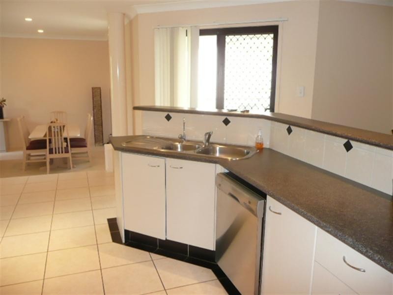 10 Mackellar Rise, Maudsland QLD 4210