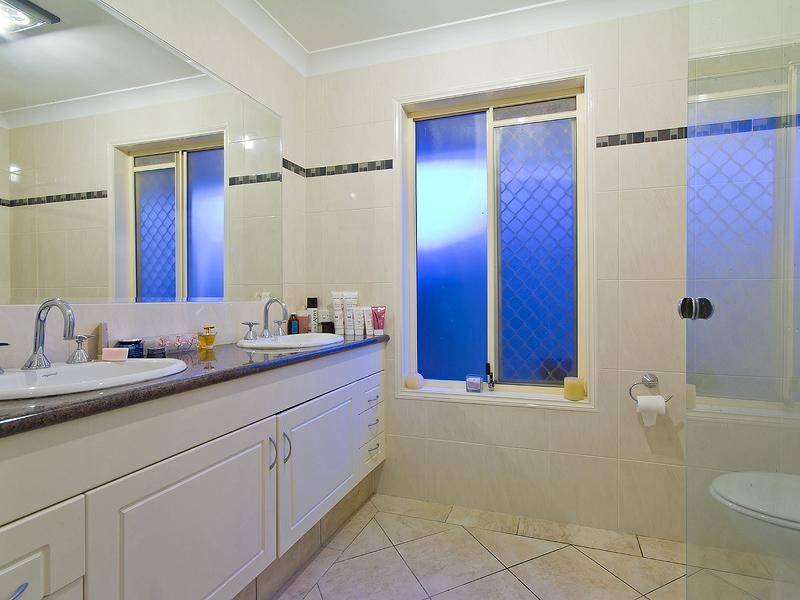 44 Oregon Way, Oxenford QLD 4210