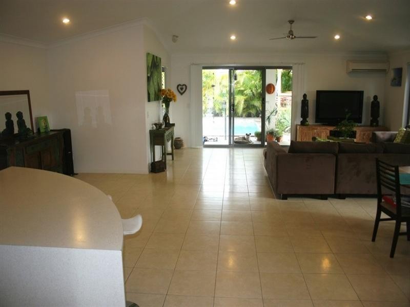 33 Gerard Street, Pacific Pines QLD 4211