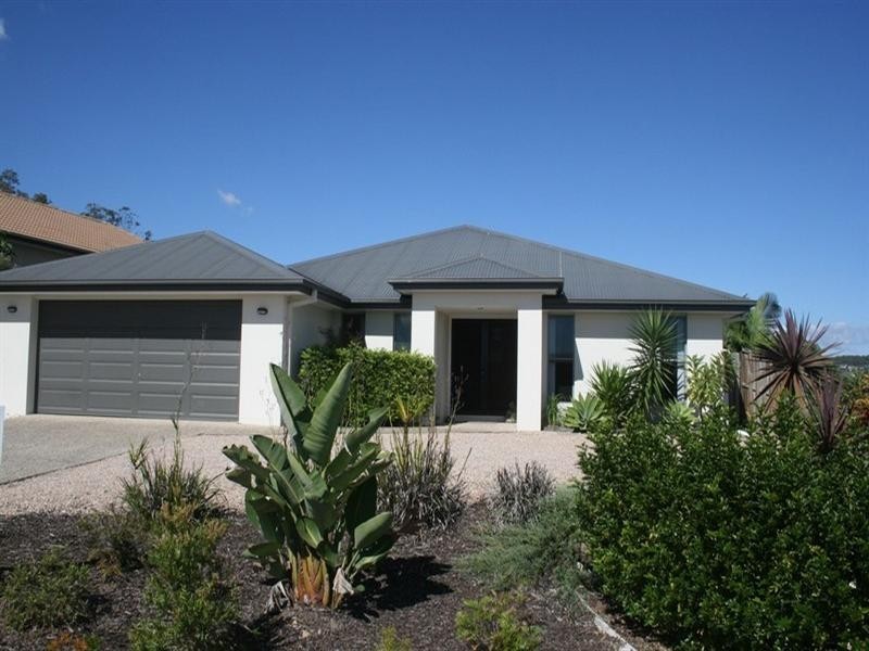 33 Gerard Street, Pacific Pines QLD 4211