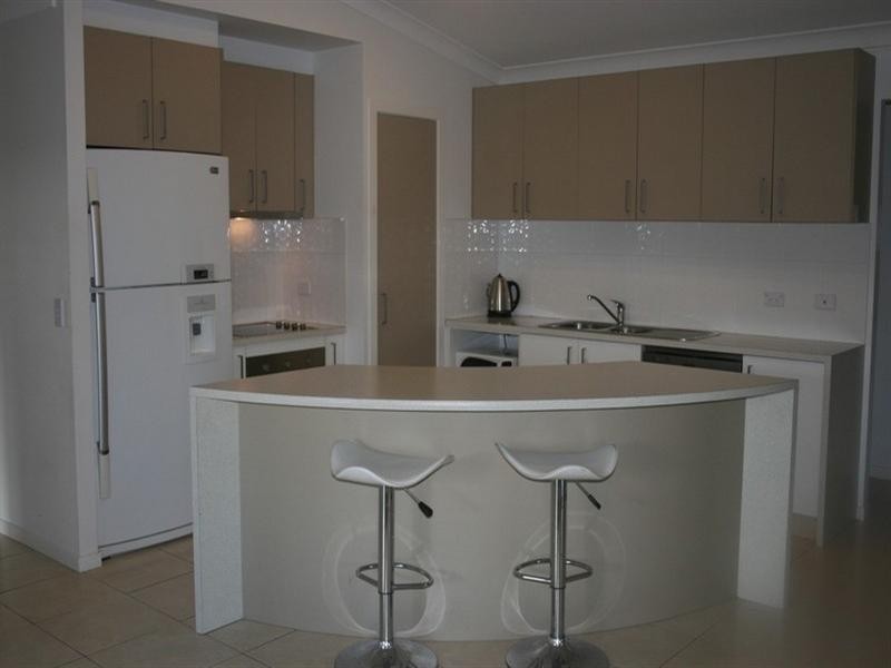 33 Gerard Street, Pacific Pines QLD 4211