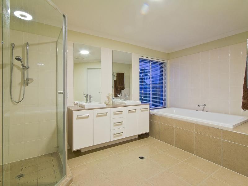 12 Garigal Court, Upper Coomera QLD 4209