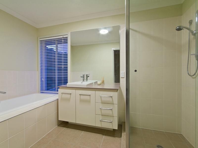 12 Garigal Court, Upper Coomera QLD 4209