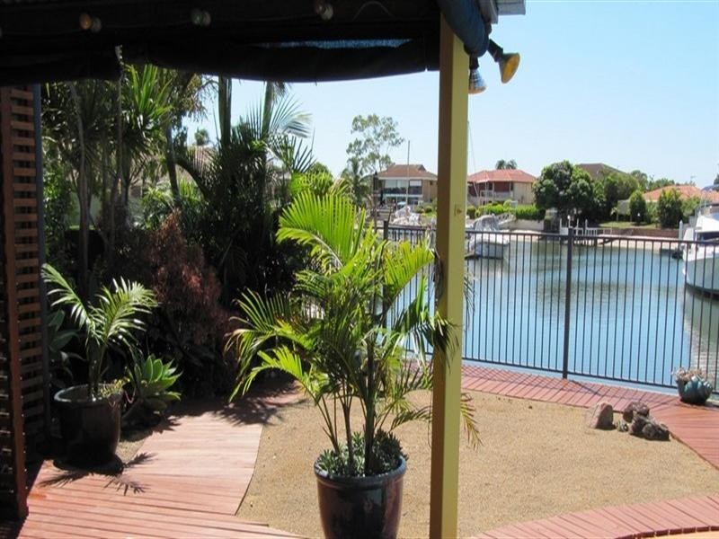 5 Namatjira Street, Paradise Point QLD 4216