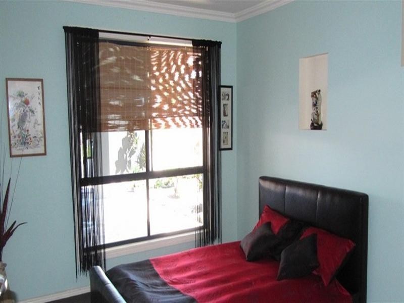 5 Namatjira Street, Paradise Point QLD 4216