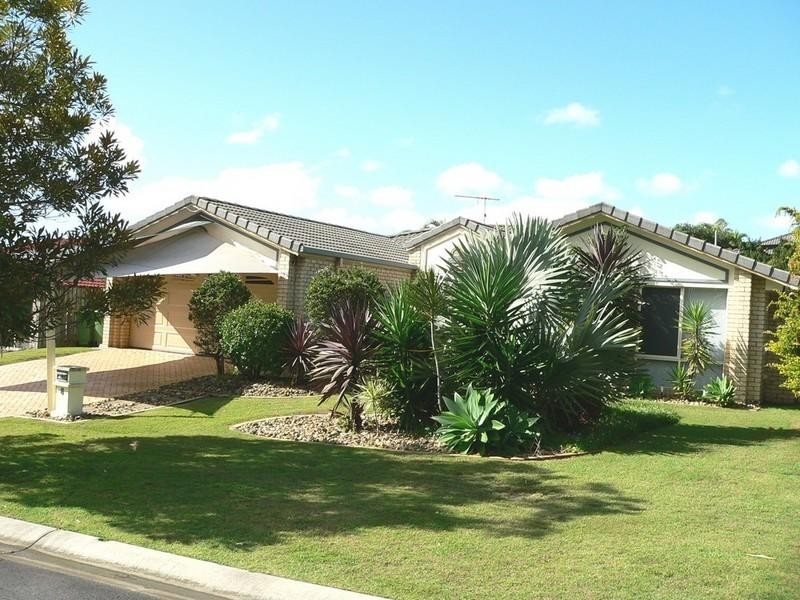 8 Hemes Close, Pacific Pines QLD 4211
